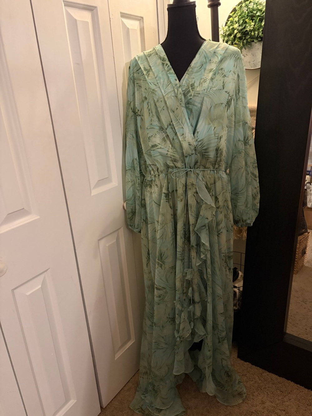 Alex Marie Green Leaf-Print Maxi Dress